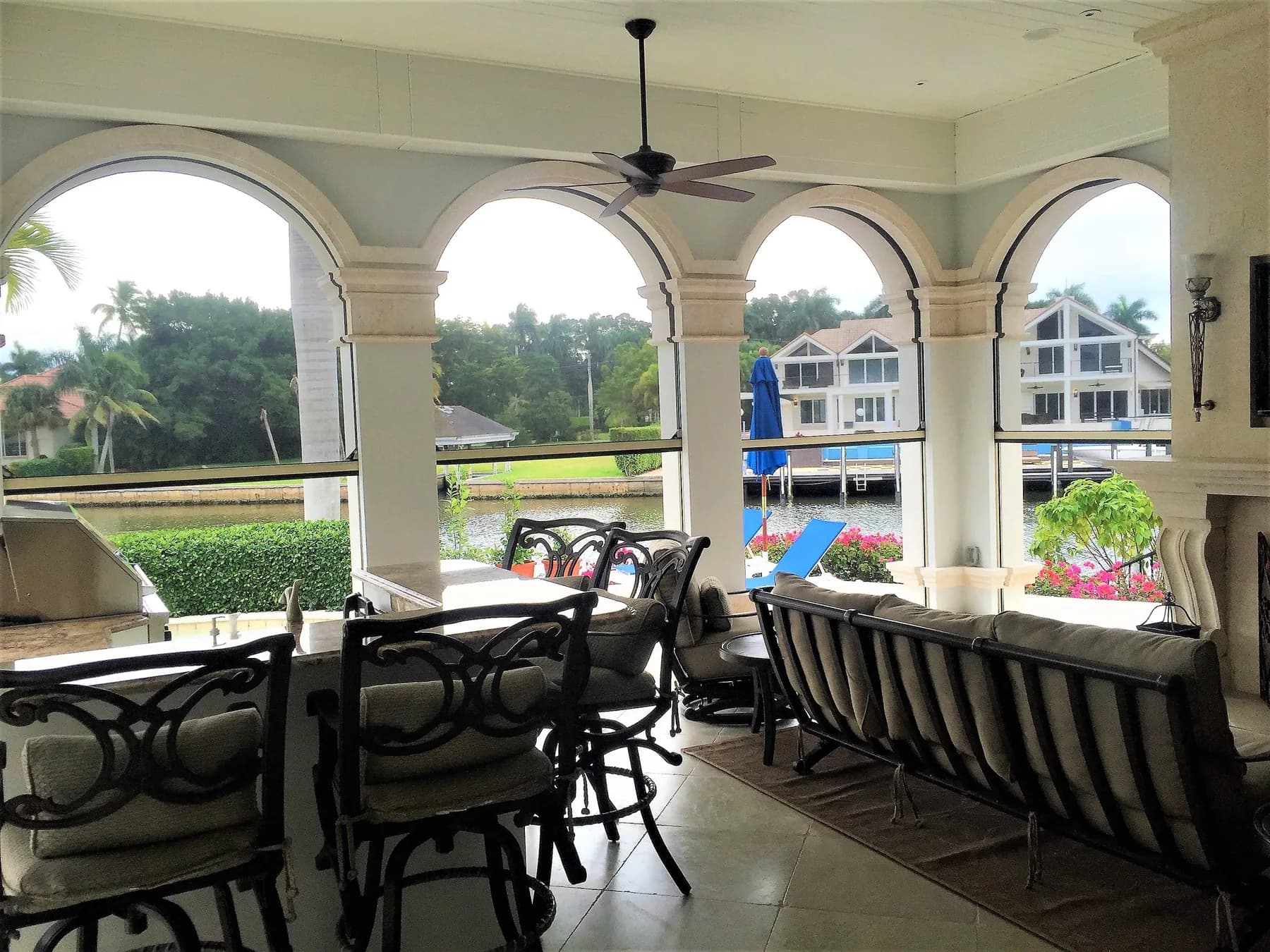 Covered patio protected by a custom retractable screen